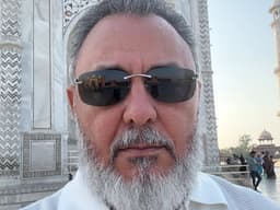 Anwar Khan — private tour guide, Agra